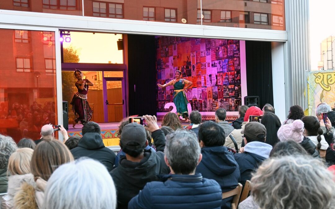 La Casa de la India clausura las actividades del 20º aniversario de su fundación con un evento lleno de música, danza y color