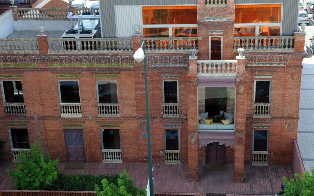 Listado definitivo de personas aspirantes que han superado las fases 1 y 2 del proceso de selección de un/a Oficial Administrativo en la Fundación Casa de la India